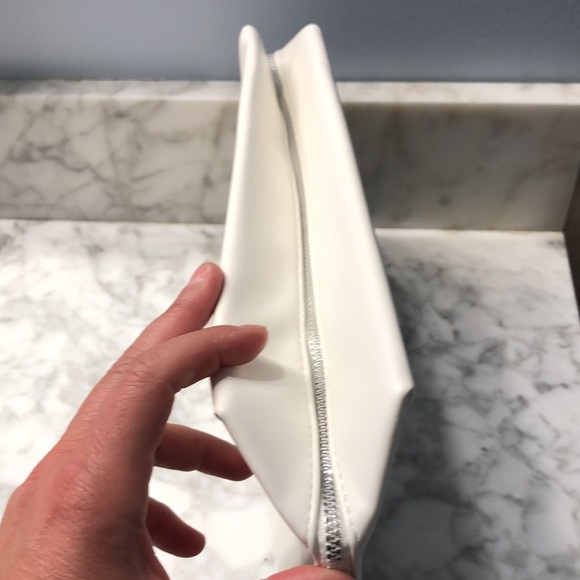 Kerastase travel bag- NWT - Picture 6 of 7